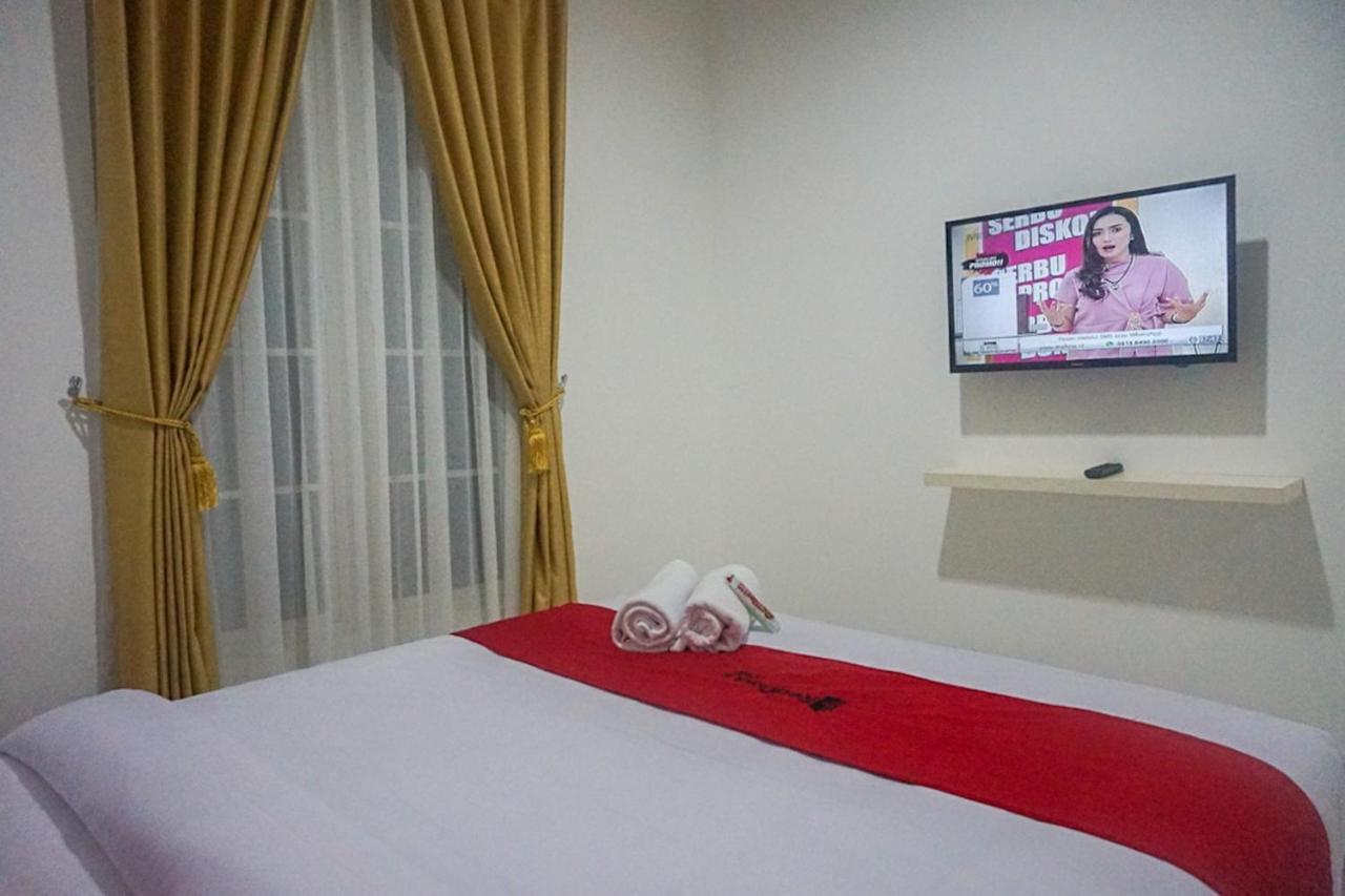 Reddoorz Near Araya Family Club House Hotel Malang Luaran gambar