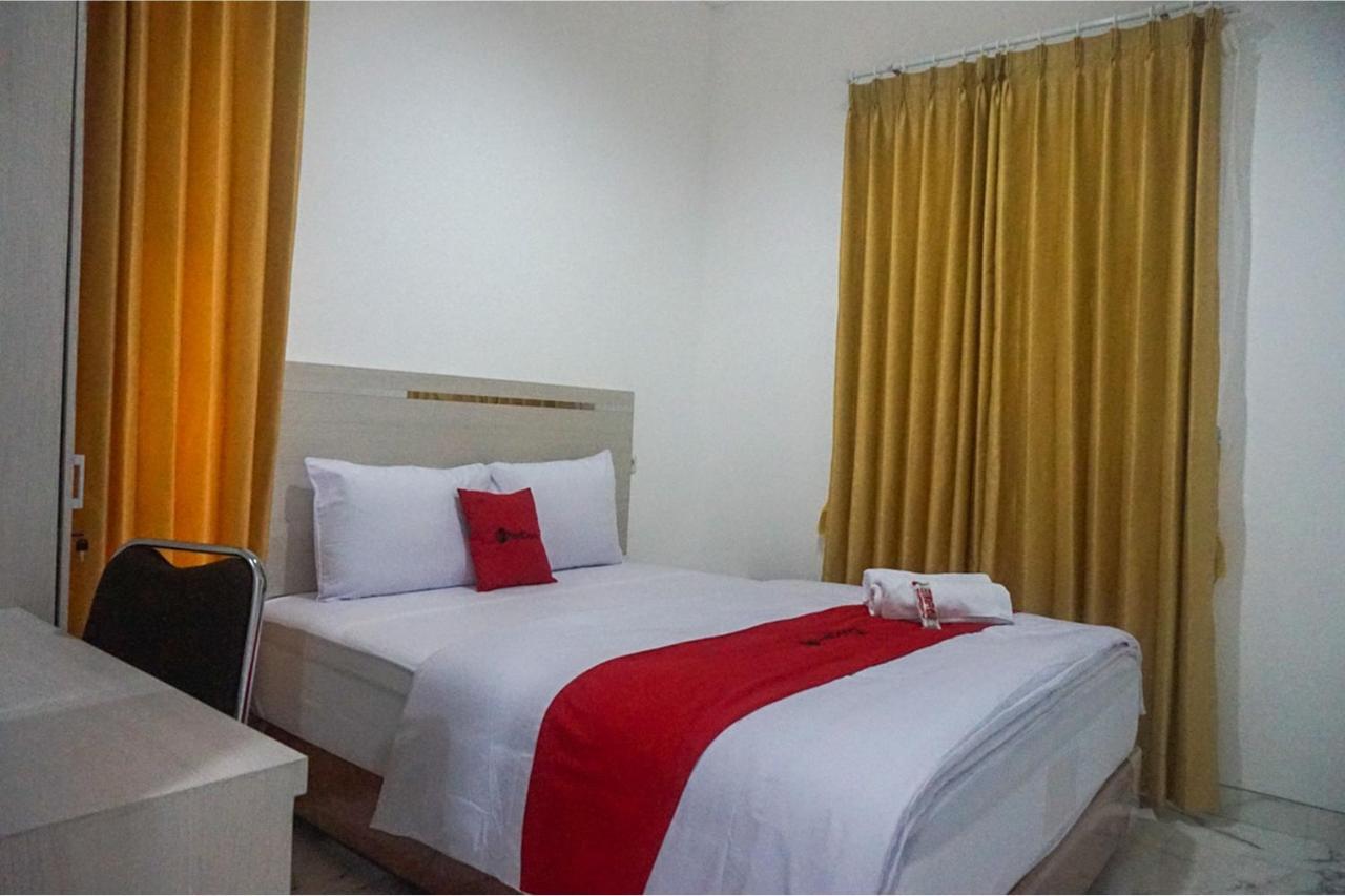Reddoorz Near Araya Family Club House Hotel Malang Luaran gambar