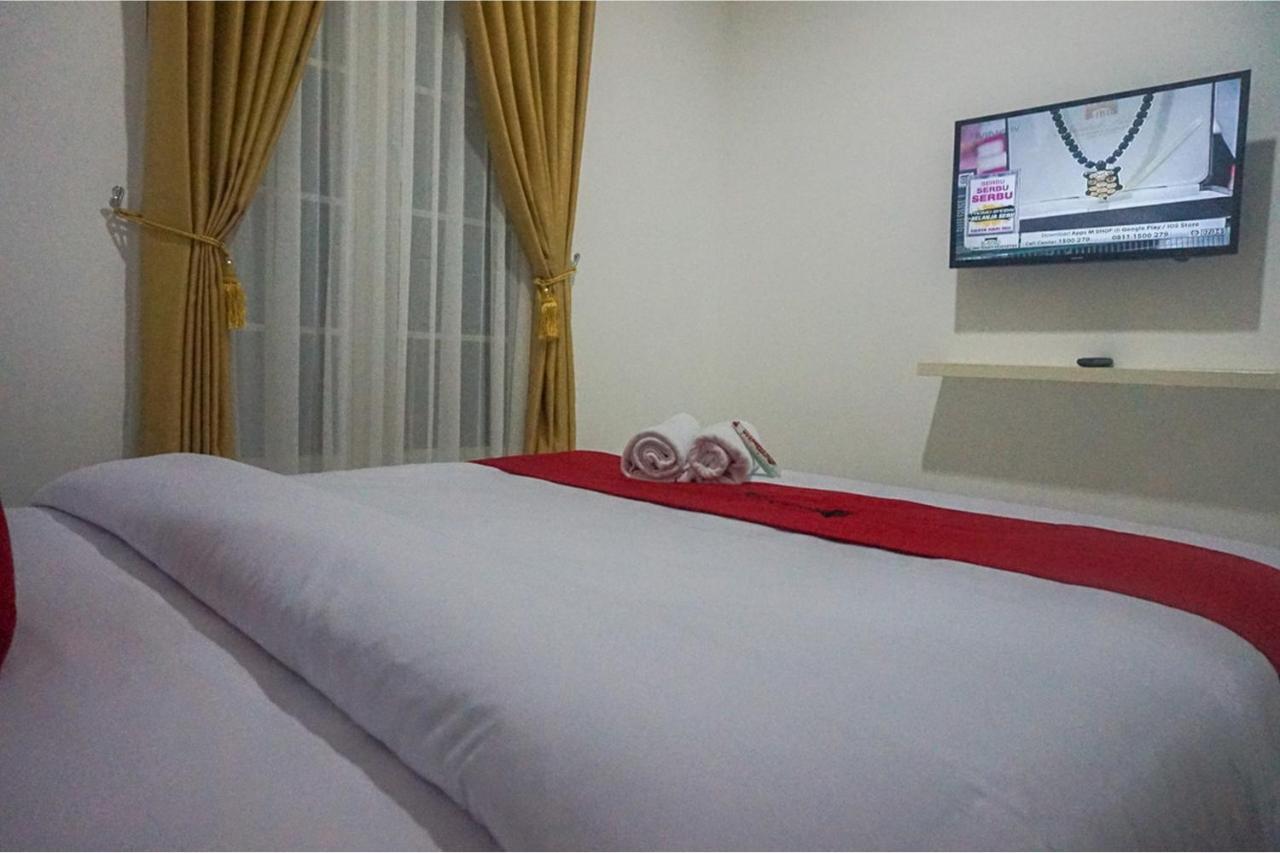 Reddoorz Near Araya Family Club House Hotel Malang Luaran gambar
