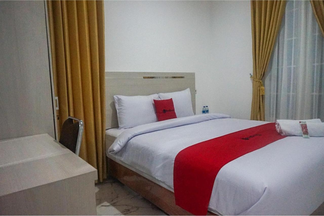 Reddoorz Near Araya Family Club House Hotel Malang Luaran gambar