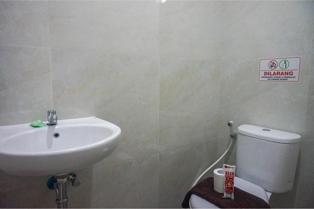 Reddoorz Near Araya Family Club House Hotel Malang Luaran gambar