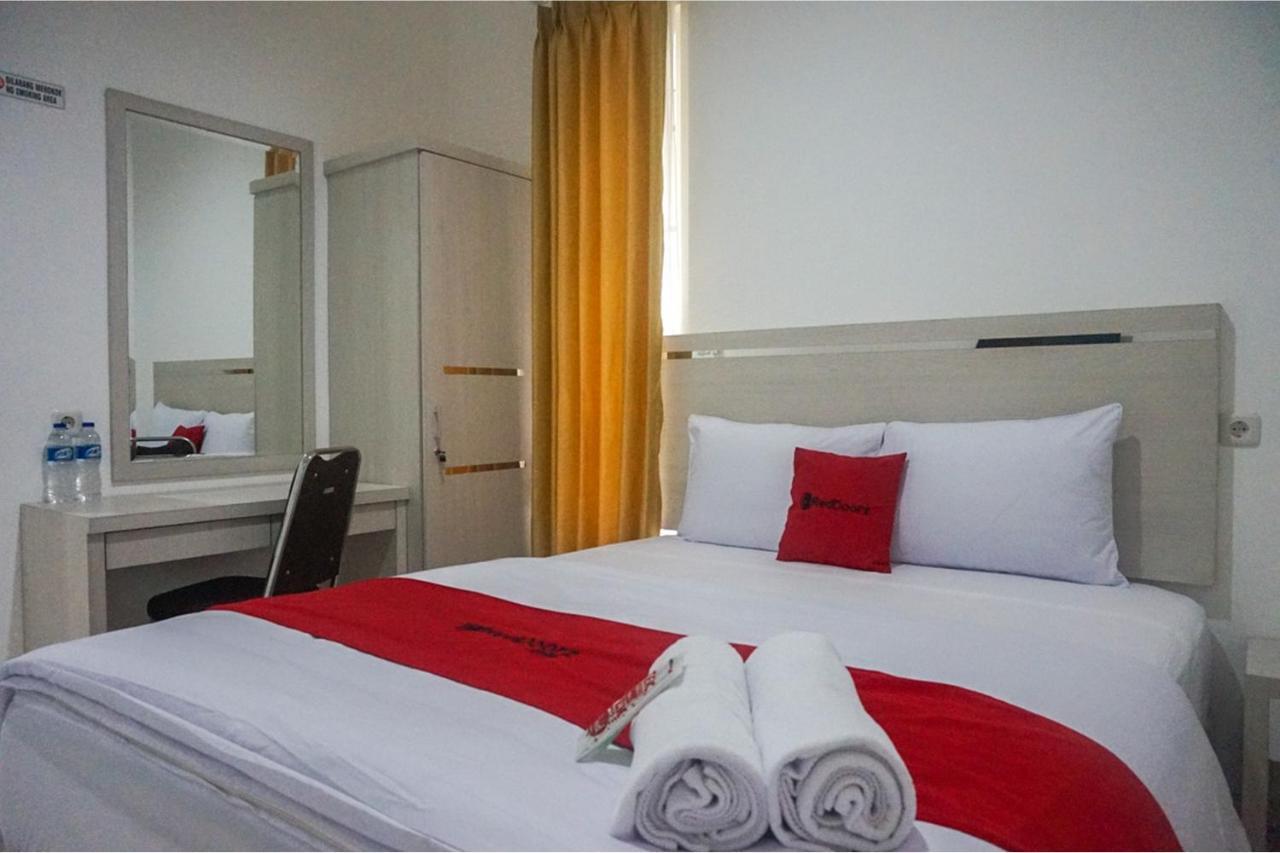 Reddoorz Near Araya Family Club House Hotel Malang Luaran gambar